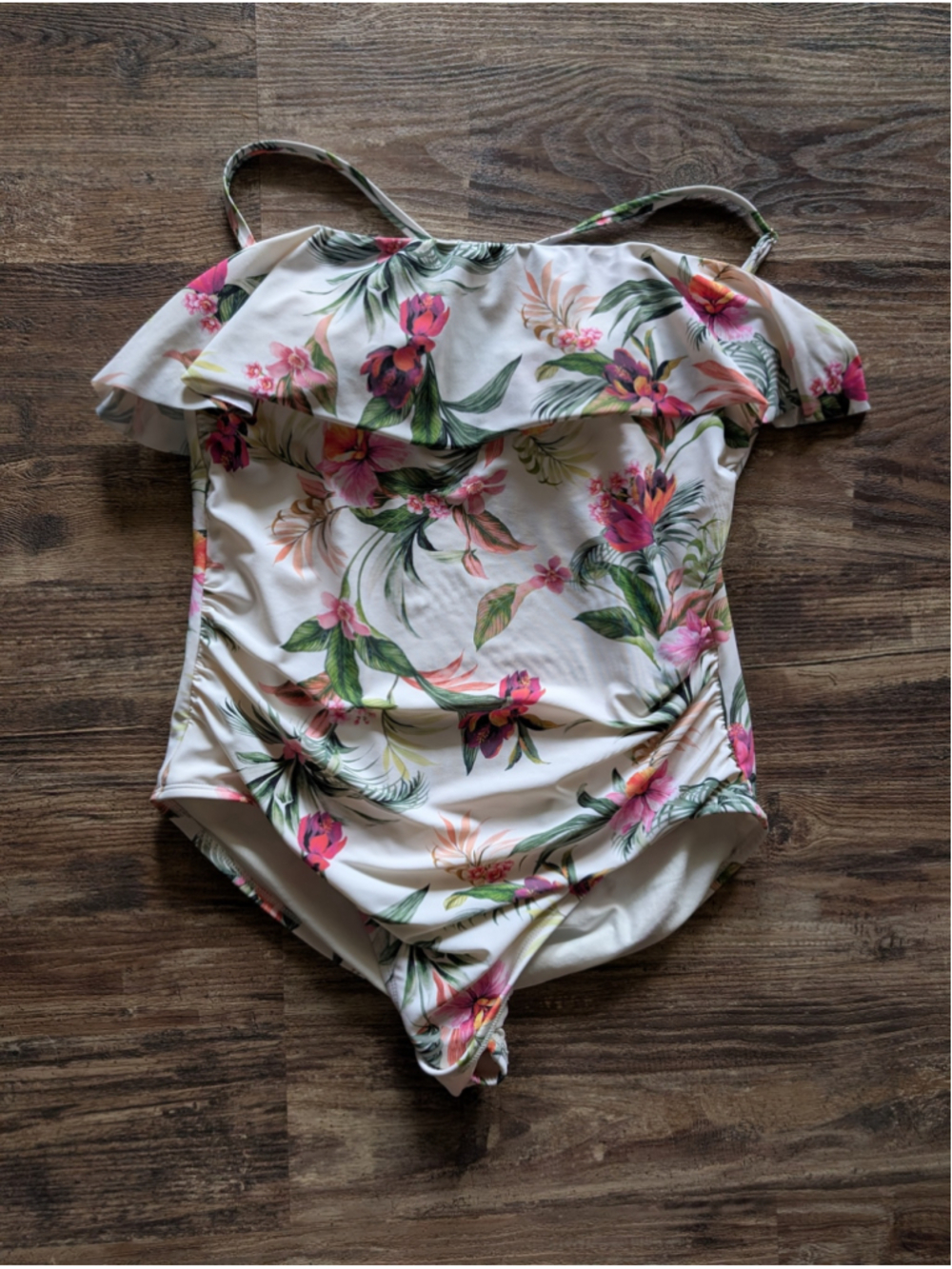 NWOT Women's Ruched Ruffle One-Piece Swimsuit with Convertible Straps - Large